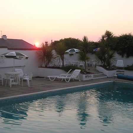 Pine Lodge Hotel New Quay Exterior foto