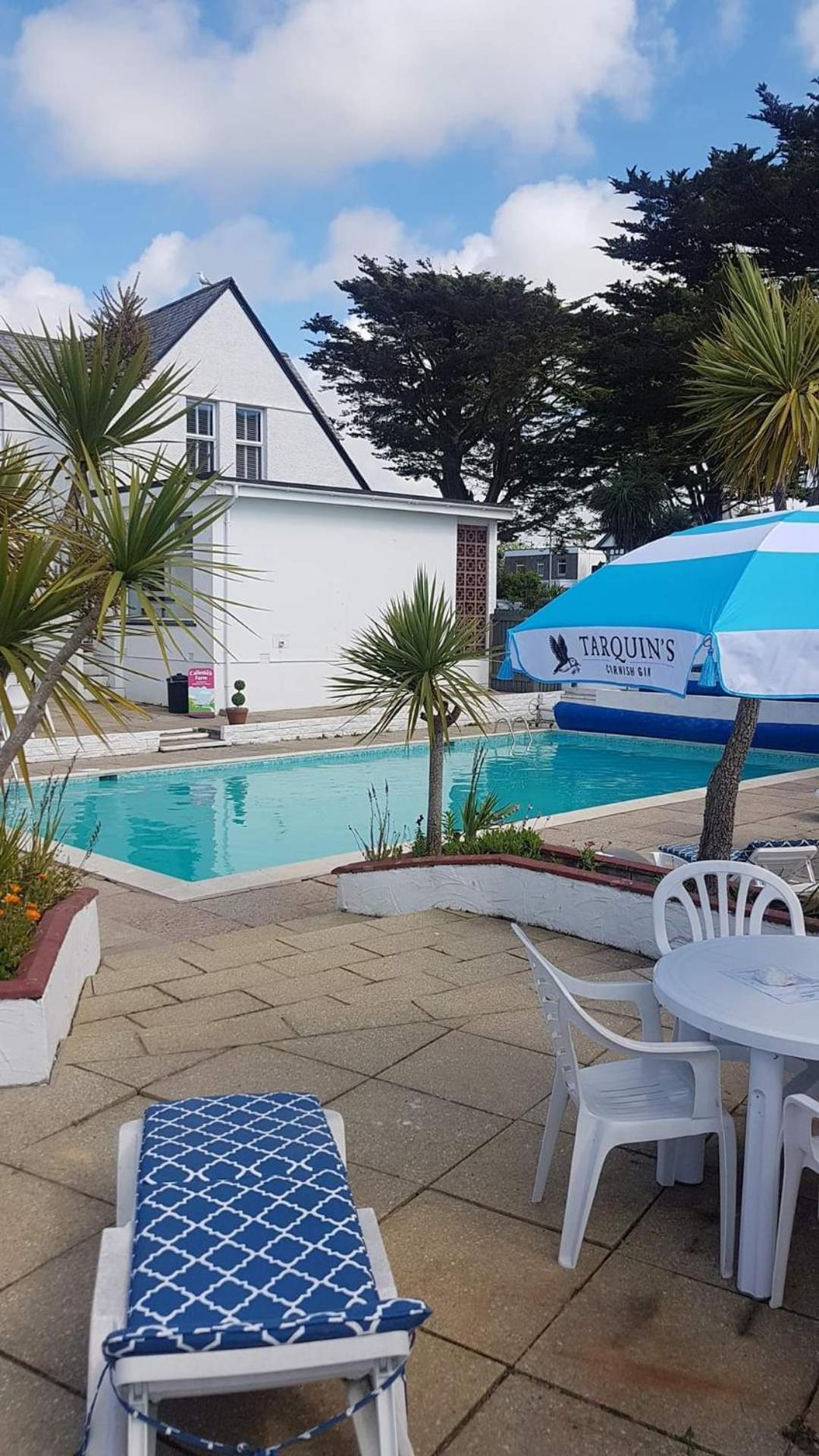 Pine Lodge Hotel New Quay Exterior foto
