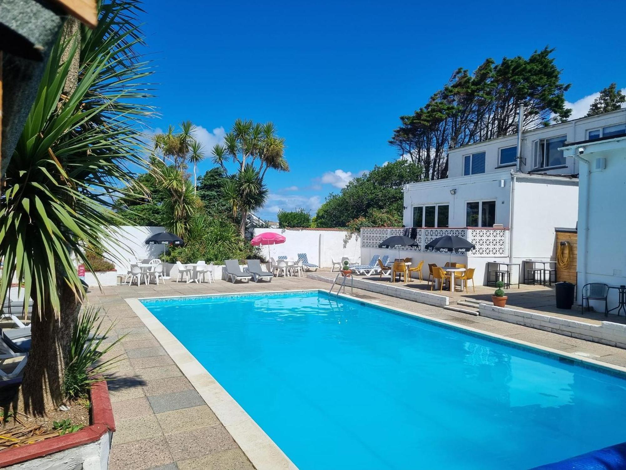 Pine Lodge Hotel New Quay Exterior foto