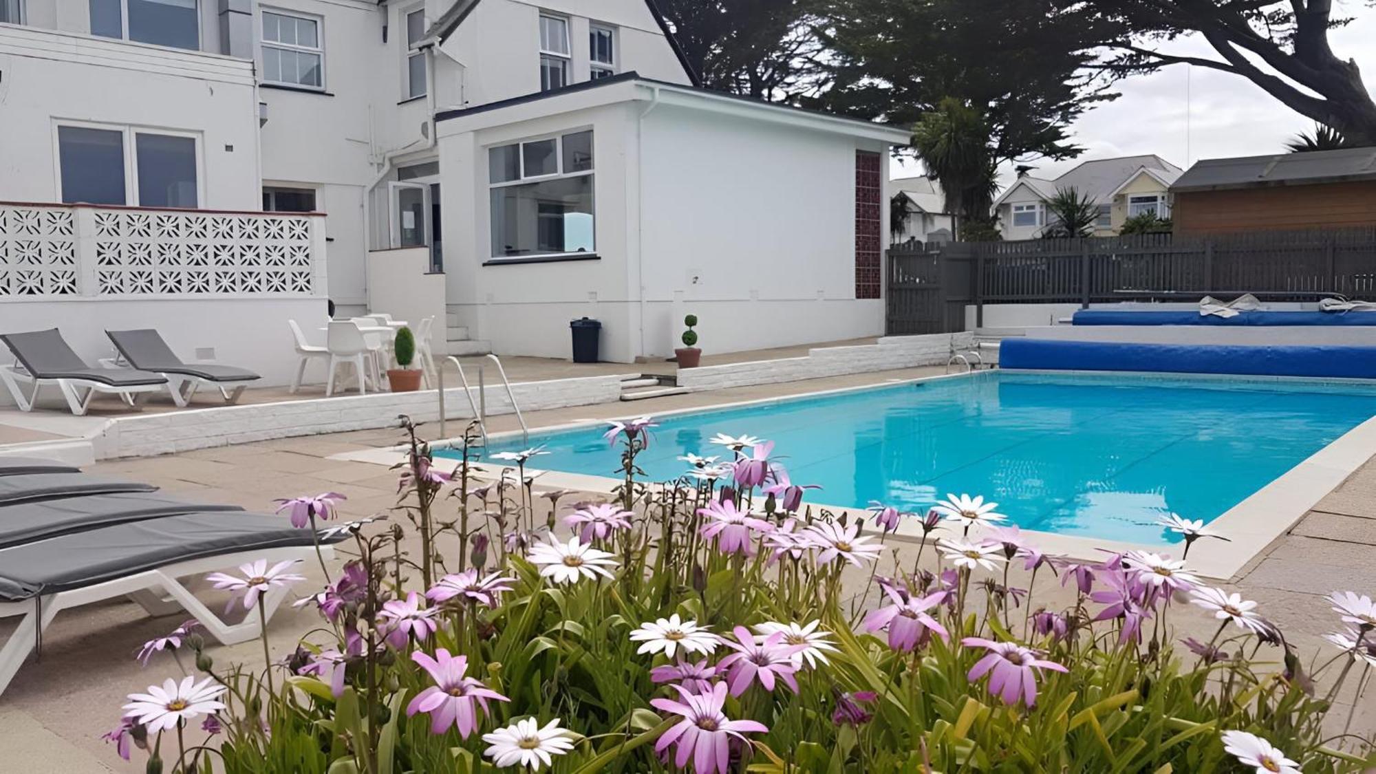 Pine Lodge Hotel New Quay Exterior foto