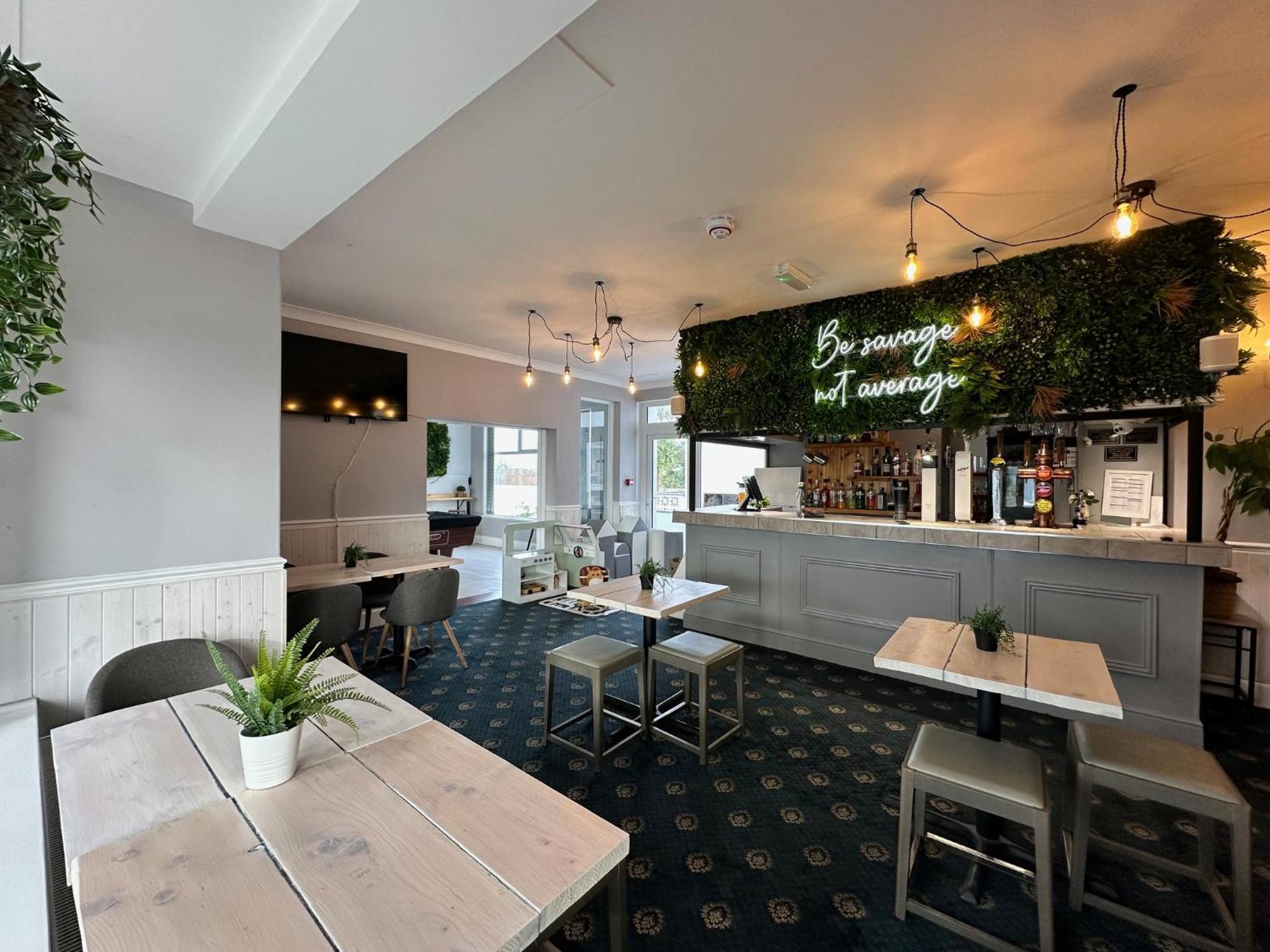 Pine Lodge Hotel New Quay Exterior foto